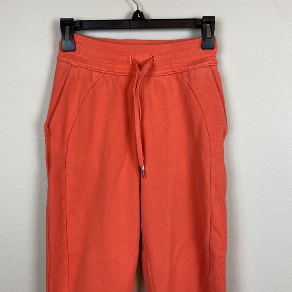 Lululemon Scuba High-Rise Jogger - Size 2 - Picture 3 of 8